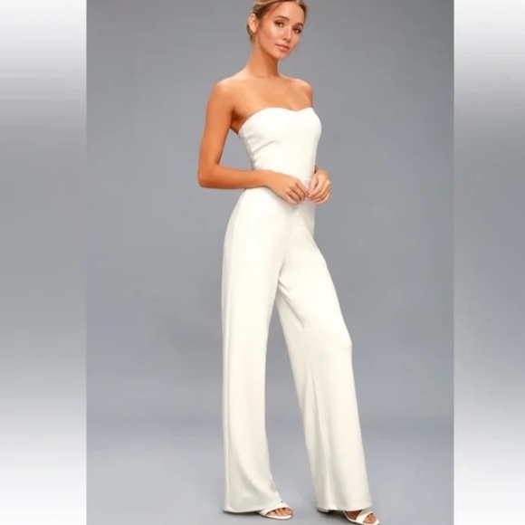 Lulu’s Edith White Strapless Stretchy Ponte Fabric Wide-Leg Sexy Jumpsuit NWOT M - Picture 2 of 16